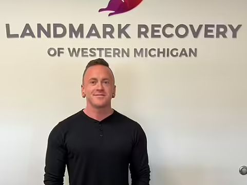 landmark recovery team member
