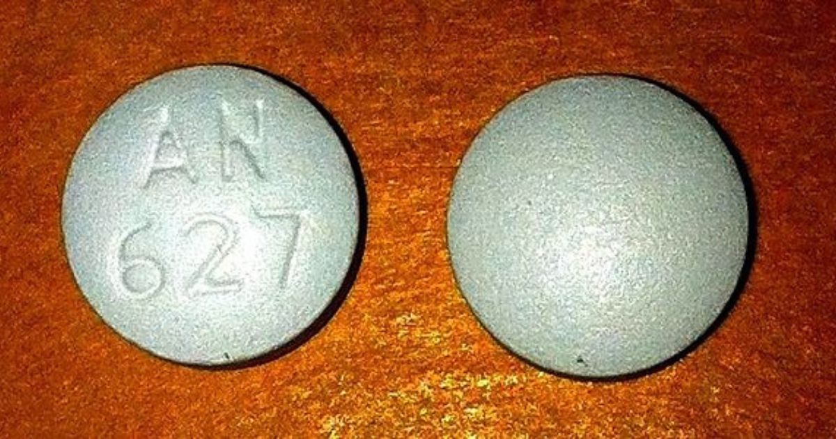 generic Ultram 50 mg tramadol hydrochloride tablets with AN 627 printed on them