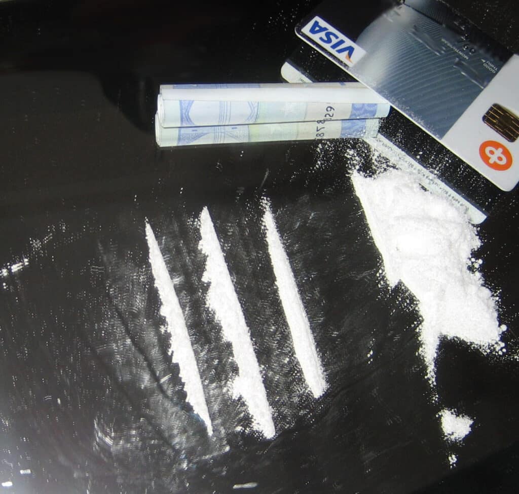 Standard lines of cocaine